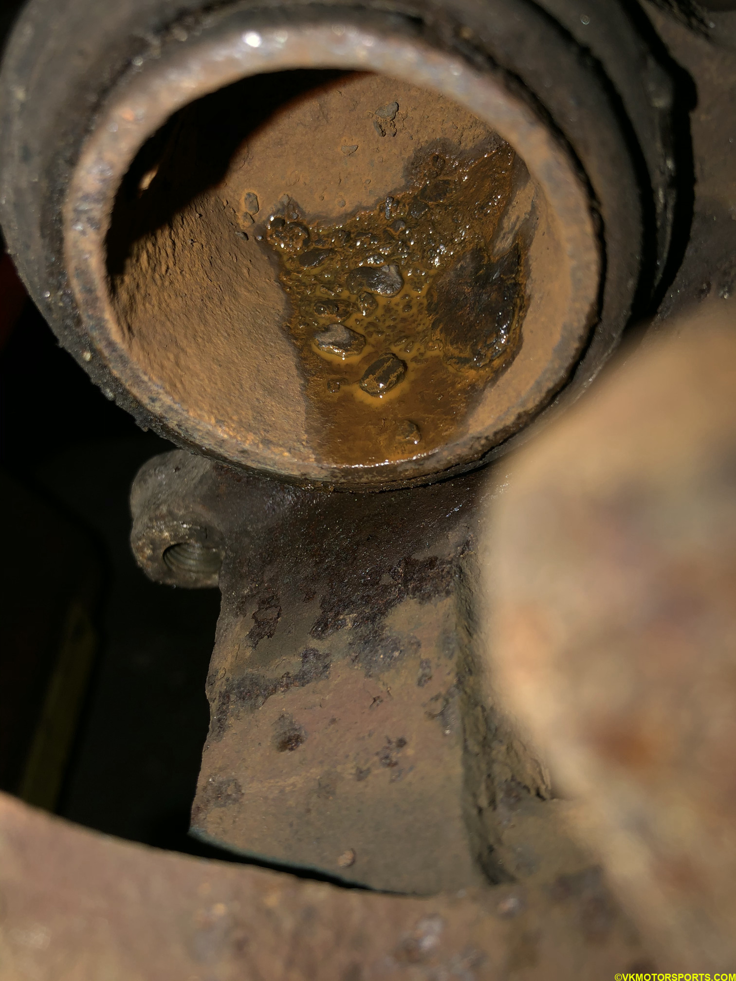 Figure 11. Dirty caliper piston