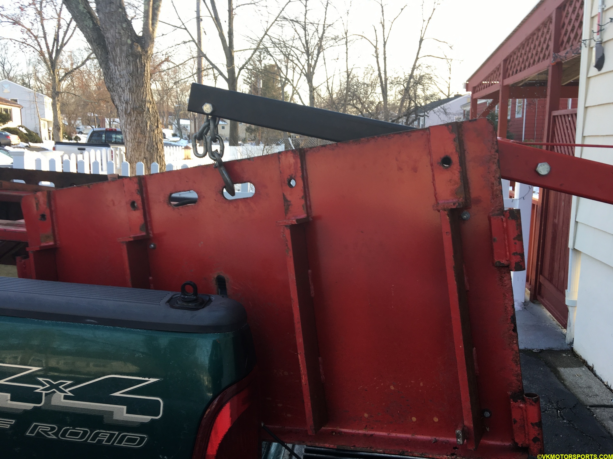 Engine hoist lifting the side plates