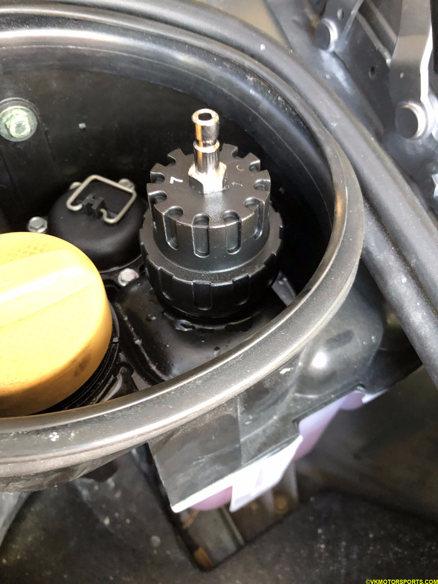 Figure 5. Using the radiator pressure test cap number 7